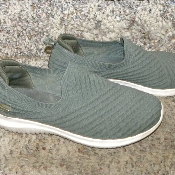 Women Size 8 - Green Slip-Ons by Skechers - Picture 2 of 4
